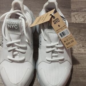 Steven Madden tennis shoy